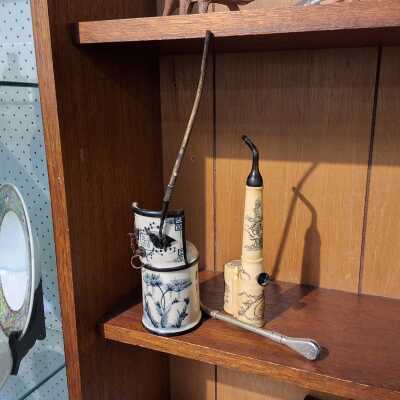 1302 · OPIUM PIPES