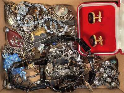 1102 · JEWELLERY