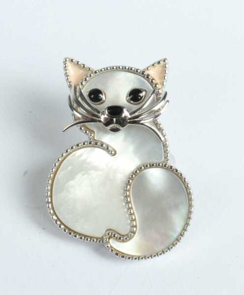 SILVER BROOCH