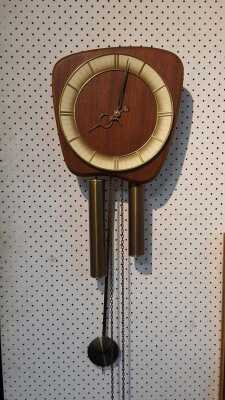 1142 · WALL CLOCK