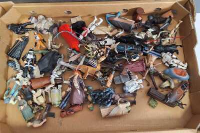 1467 · STAR WARS FIGURES