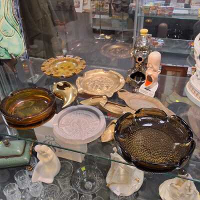 1396 · ASHTRAYS