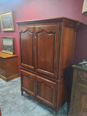 90 · TELEVISION CABINET