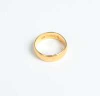 GOLD RING