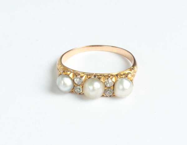GOLD RING