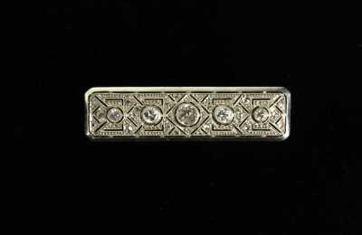 1001 · DIAMOND BROOCH