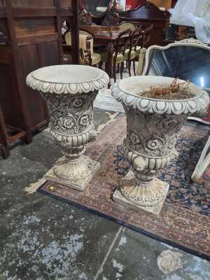 GARDEN URNS