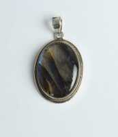 LABRODORITE PENDANT