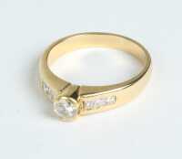 DIAMOND RING