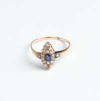 SAPPHIRE AND DIAMOND RING