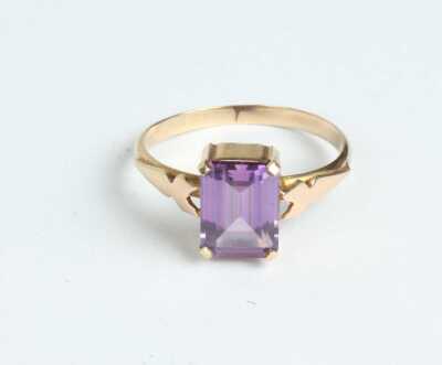 1031 · GOLD RING