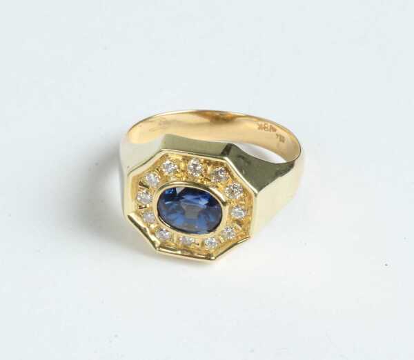 SAPPHIRE & DIAMOND RING