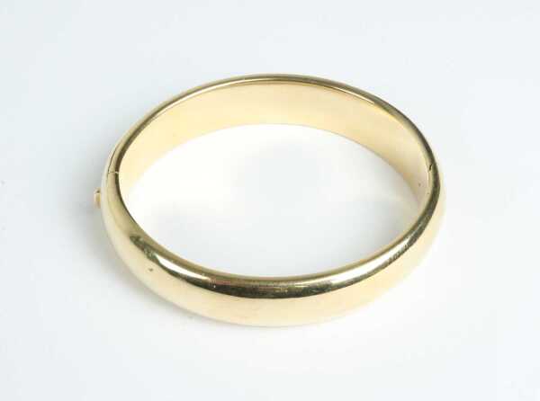 GOLD BRACELET