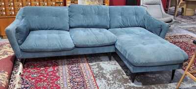 331 · CORNER LOUNGE