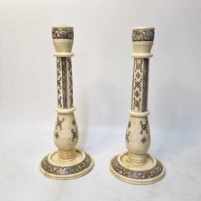1332 · CANDLESTICKS