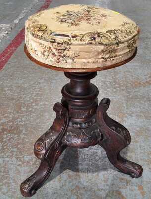 139 · PIANO STOOL