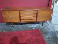SIDEBOARD