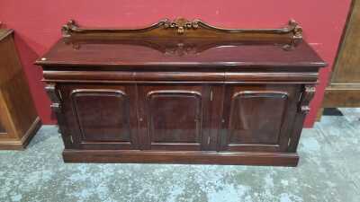 Sideboard