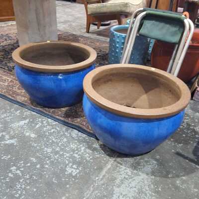 380 · GARDEN POTS