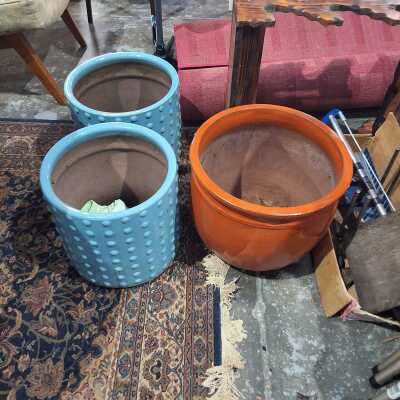 GARDEN POTS