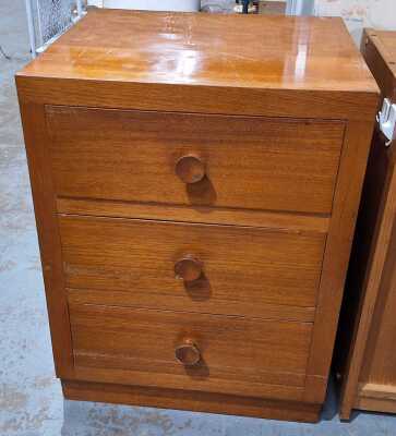 189 · BEDSIDE CHEST