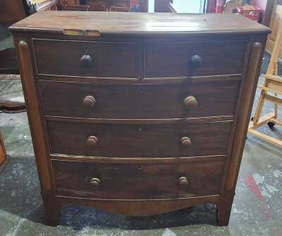 166 · CHEST OF DRAWERS