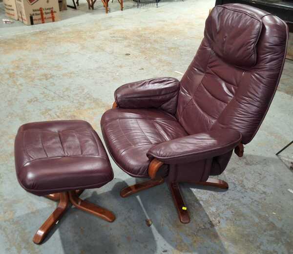 RECLINER AND STOOL