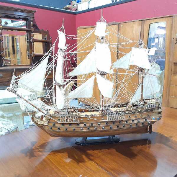 MODEL GALLEON