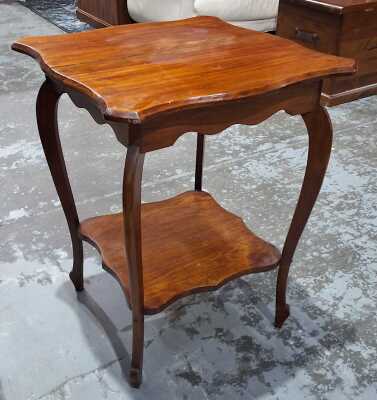 114 · GRAMOPHONE TABLE