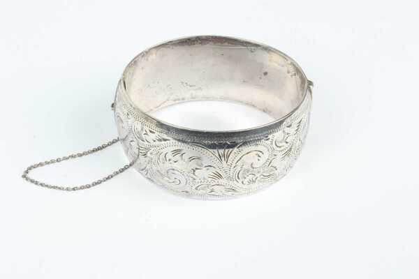 SILVER BANGLE