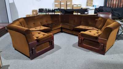 281 · LARGE MODULAR LOUNGE SUITE