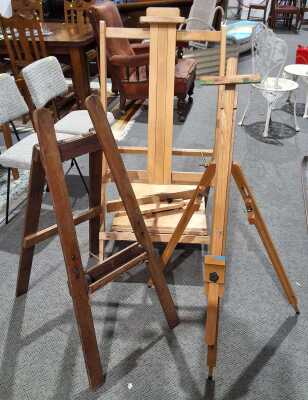 256 · ARTISTS EASELS