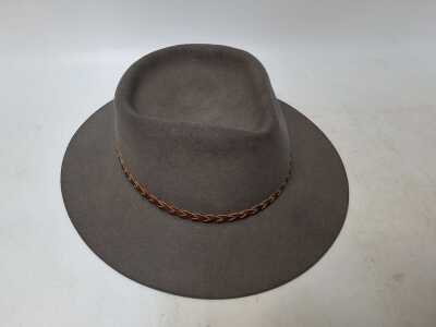 1306 · AKUBRA
