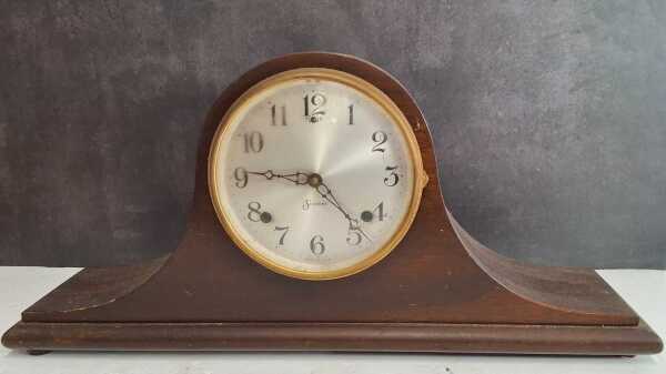 MANTEL CLOCK