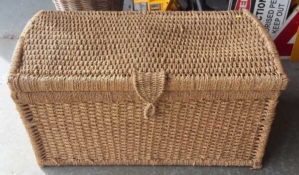 SEAGRASS CHEST