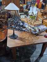 BOOKSTAND AND CENTRE PIECE