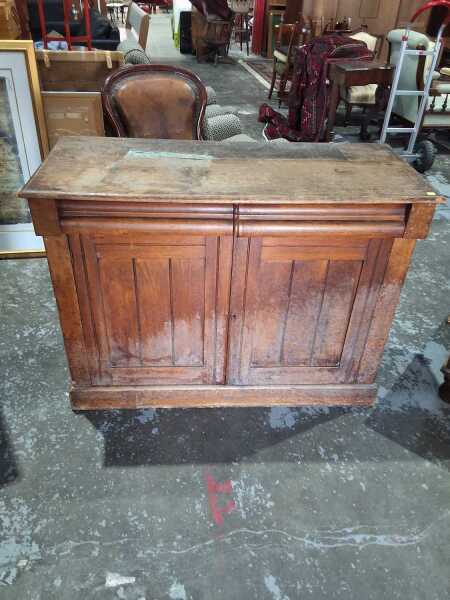 SIDEBOARD
