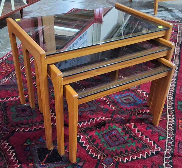 NEST OF TABLES
