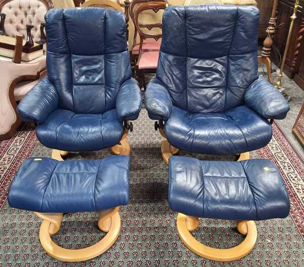SWIVEL LOUNGE CHAIRS