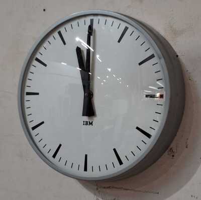 WALL CLOCK