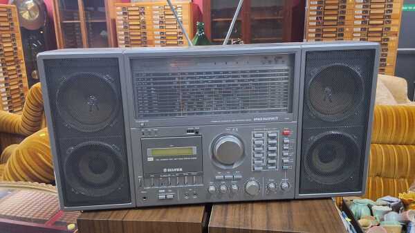 BOOMBOX