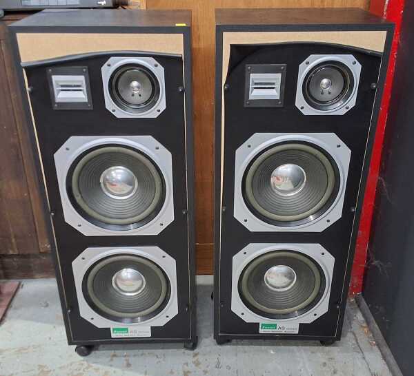 SANSUI FLOOR SPEAKERS