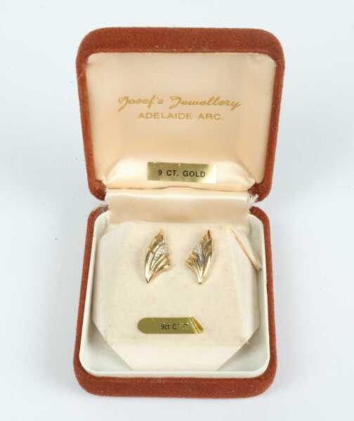 GOLD EARRINGS