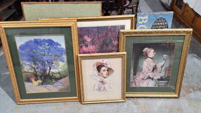 WALL DECOR