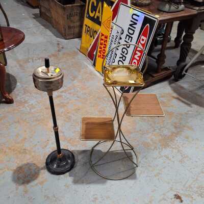 Smokers Stands