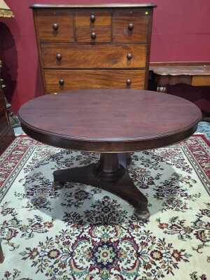 Salon Table