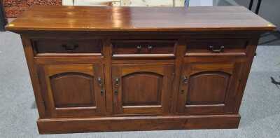 Sideboard