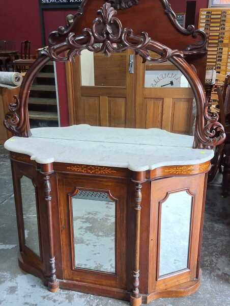 CREDENZA