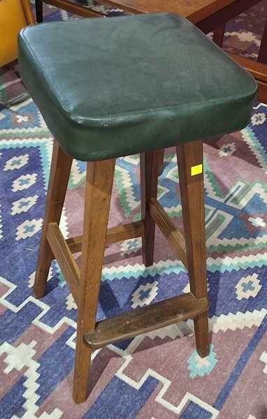 BAR STOOL