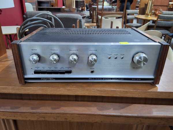 ROTEL AMPLIFIER